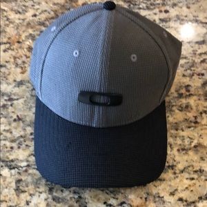 Oakley Cap